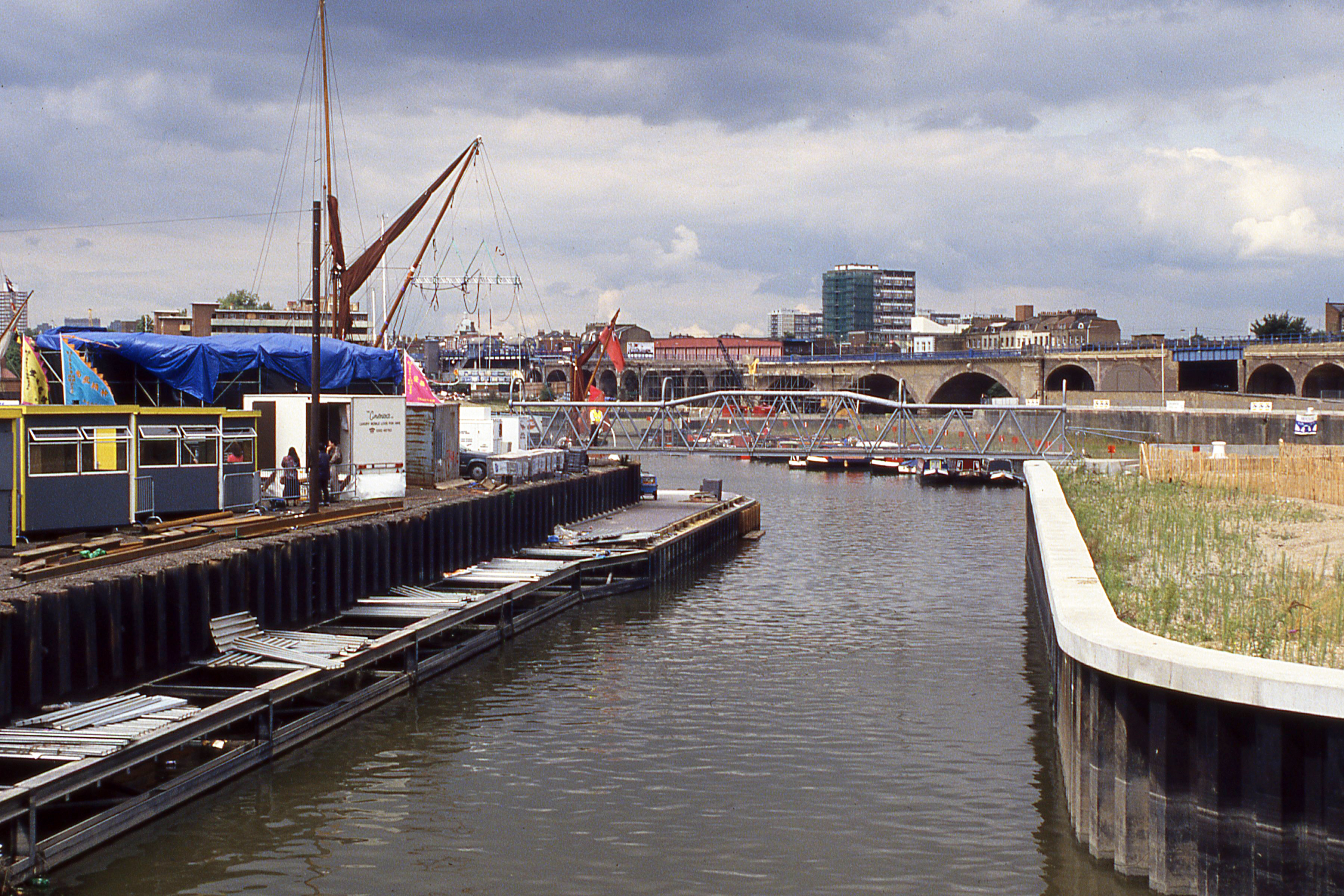 070 New link to Regents Canal Dock Aug 1994 Edited